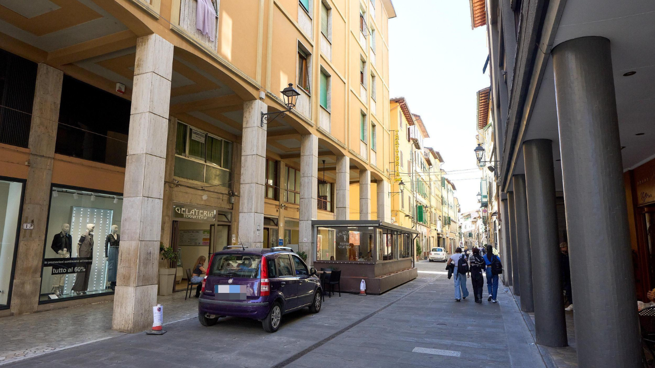 La rissa è scoppiata domenica sera intorno alle 21, in via del Giglio