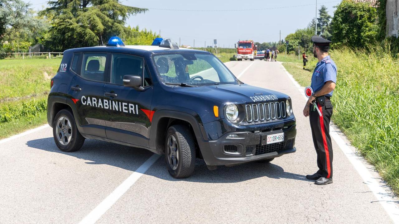 Una pattuglia dei carabinieri (foto d'archivio)