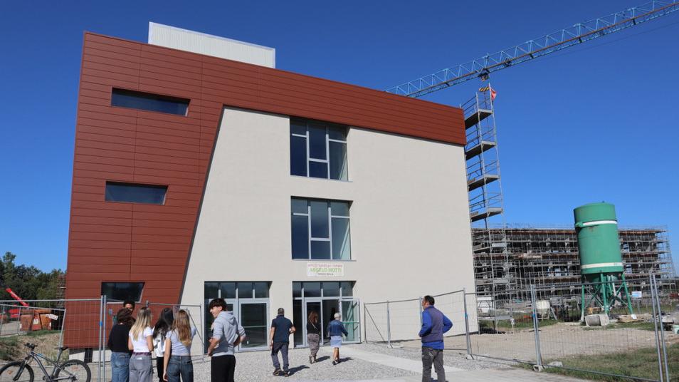 Gli studenti del Motti i primi a entrare nel nuovo polo di via Fratelli Rosselli