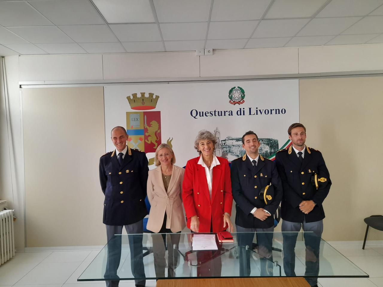 
	Da sinistra: Alessandro Castiglione, la vicaria Lorena La Spina, la questora Giusy Stellino, Gabriele Nasca e Luca Sbordone

