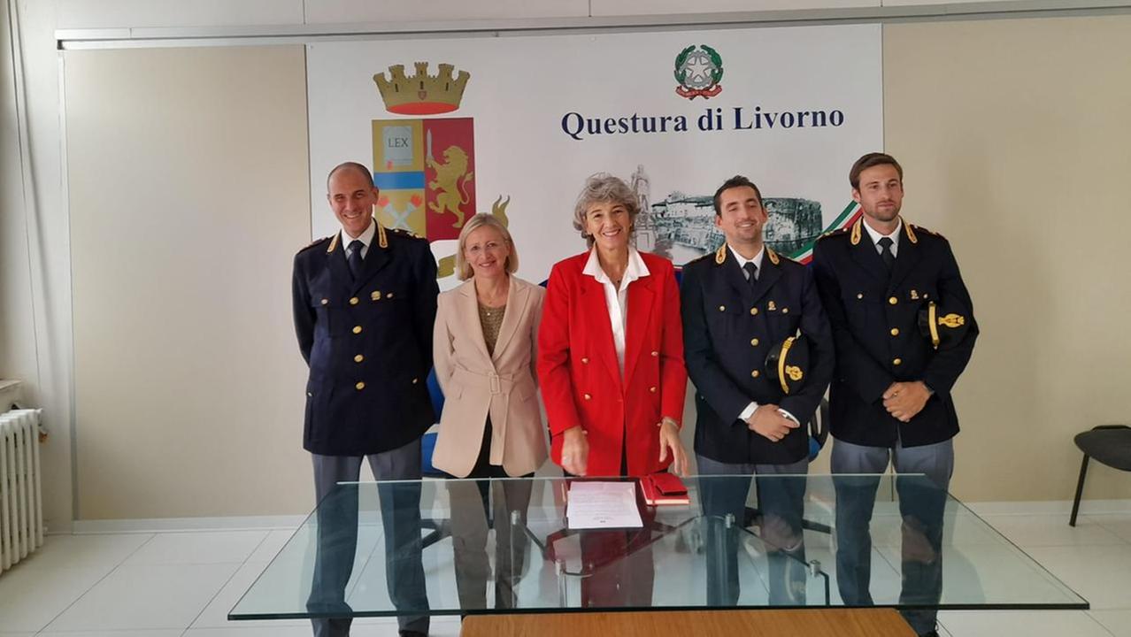 Da sinistra: Alessandro Castiglione, la vicaria Lorena La Spina, la questora Giusy Stellino, Gabriele Nasca e Luca Sbordone