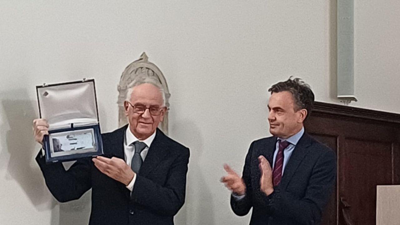 
	Il professor Luciano Lenzini

