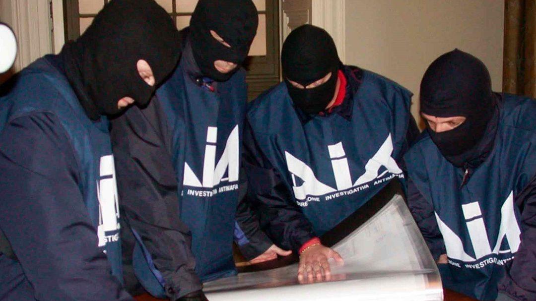 Grosseto, riciclavano soldi del clan Casalesi: 10 indagati e 800mila euro sequestrati – Chi sono