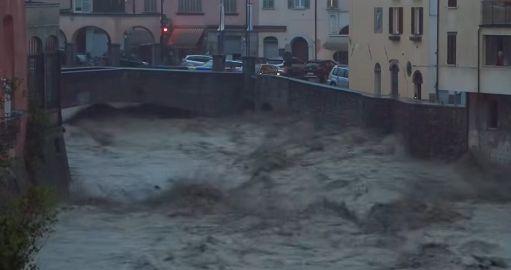 Maltempo, in Romagna fiumi esondati, migliaia di persone evacuate. “Restate ai piani alti”
