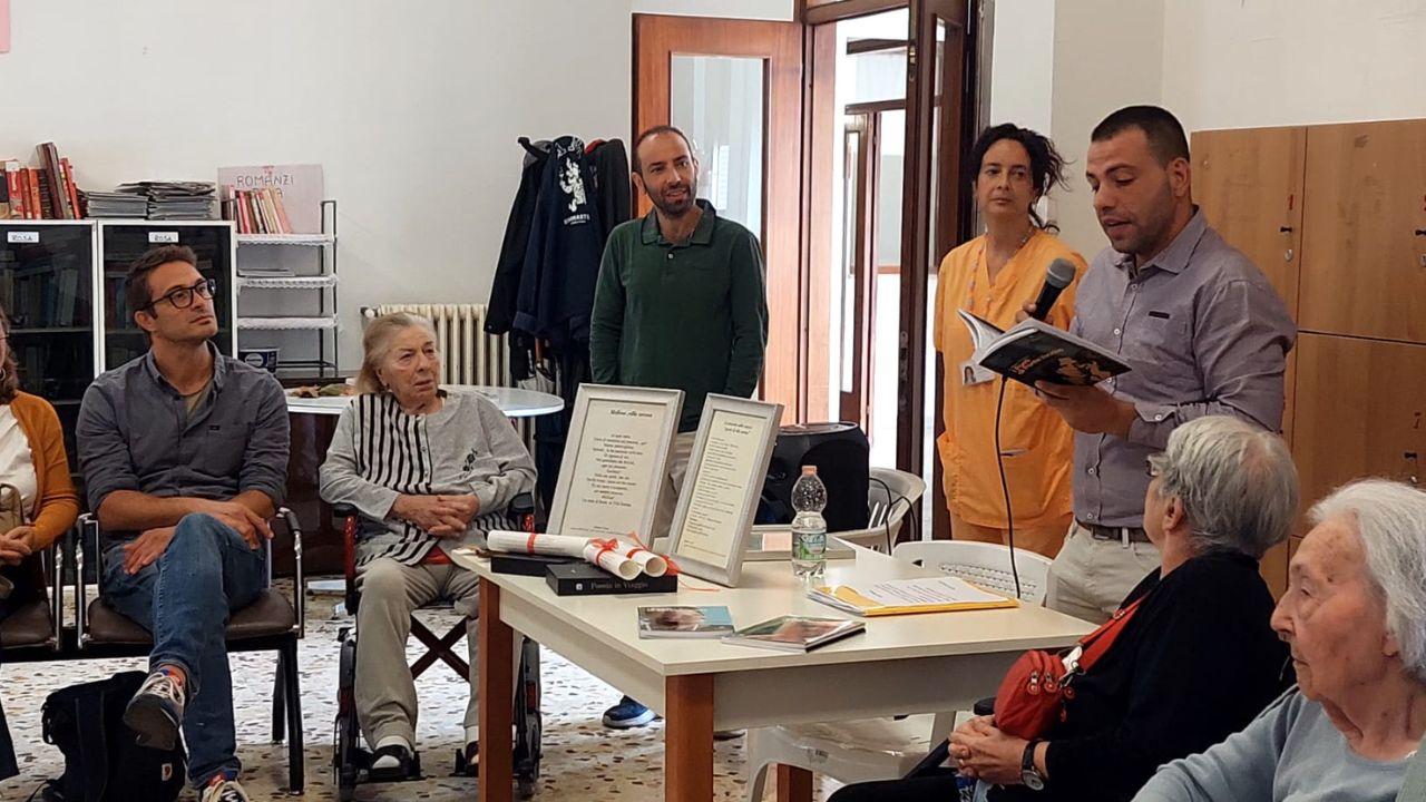 A Livorno le emozioni dei nonni della rsa diventano poesia
