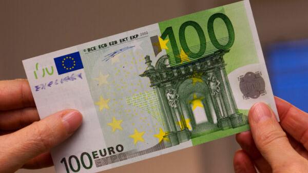 Bonus Befana, un contributo da 100 euro: ecco a chi arriva