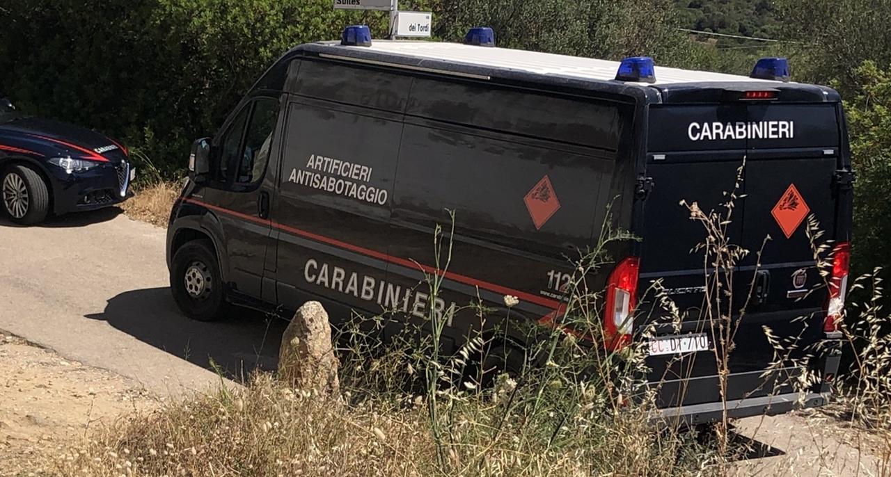 Esplode un ordigno mentre dà da mangiare ai gatti, volontaria ferita a Carbonia