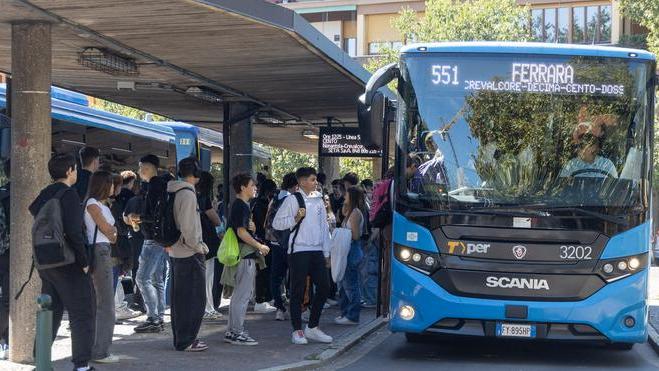 Bus “saltati” a Modena, ultimatum del Comune: «Inaccettabile, ora basta»
