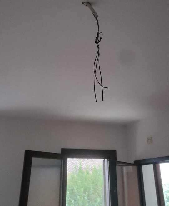 Ferrara, dal gazebo a Cona ad un alloggio dove mancano acqua, luce e gas