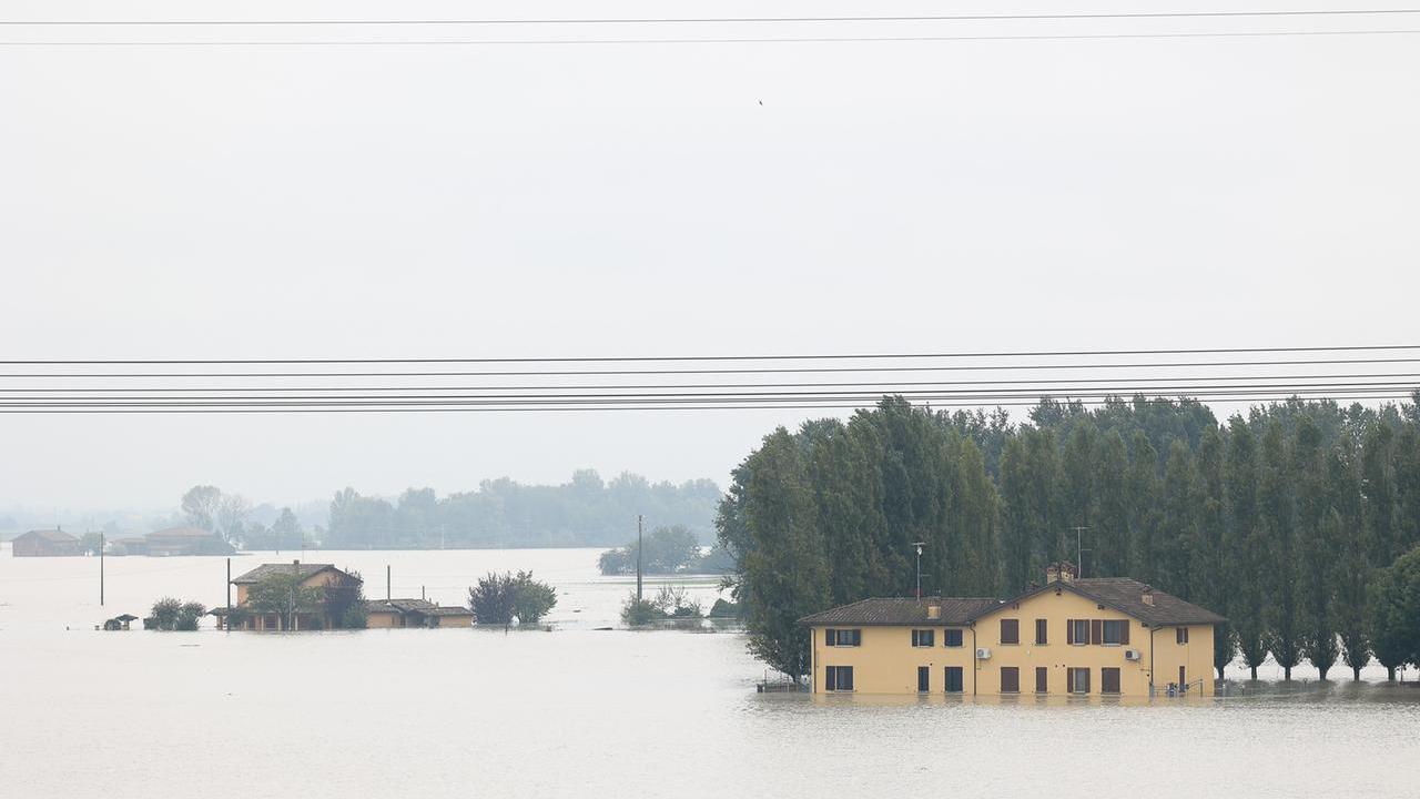 Alluvione in Romagna: due dispersi. Il Presidente Mattarella vicino alla popolazione. E’ scontro dopo le parole del Ministro Musumeci