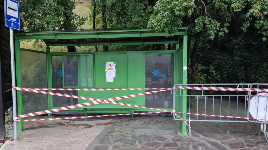 Studenti a “rischio annegamento”: il sindaco chiude la fermata dell'autobus a Riolunato