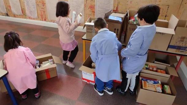 Grembiulino bandito dalle scuole materne di Montemurlo: «E’ scomodo»