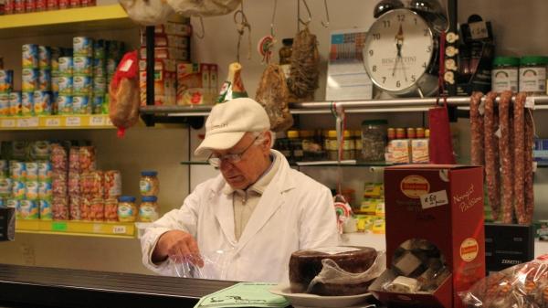 Poggio Renatico, la salumeria Montanari compie cento anni