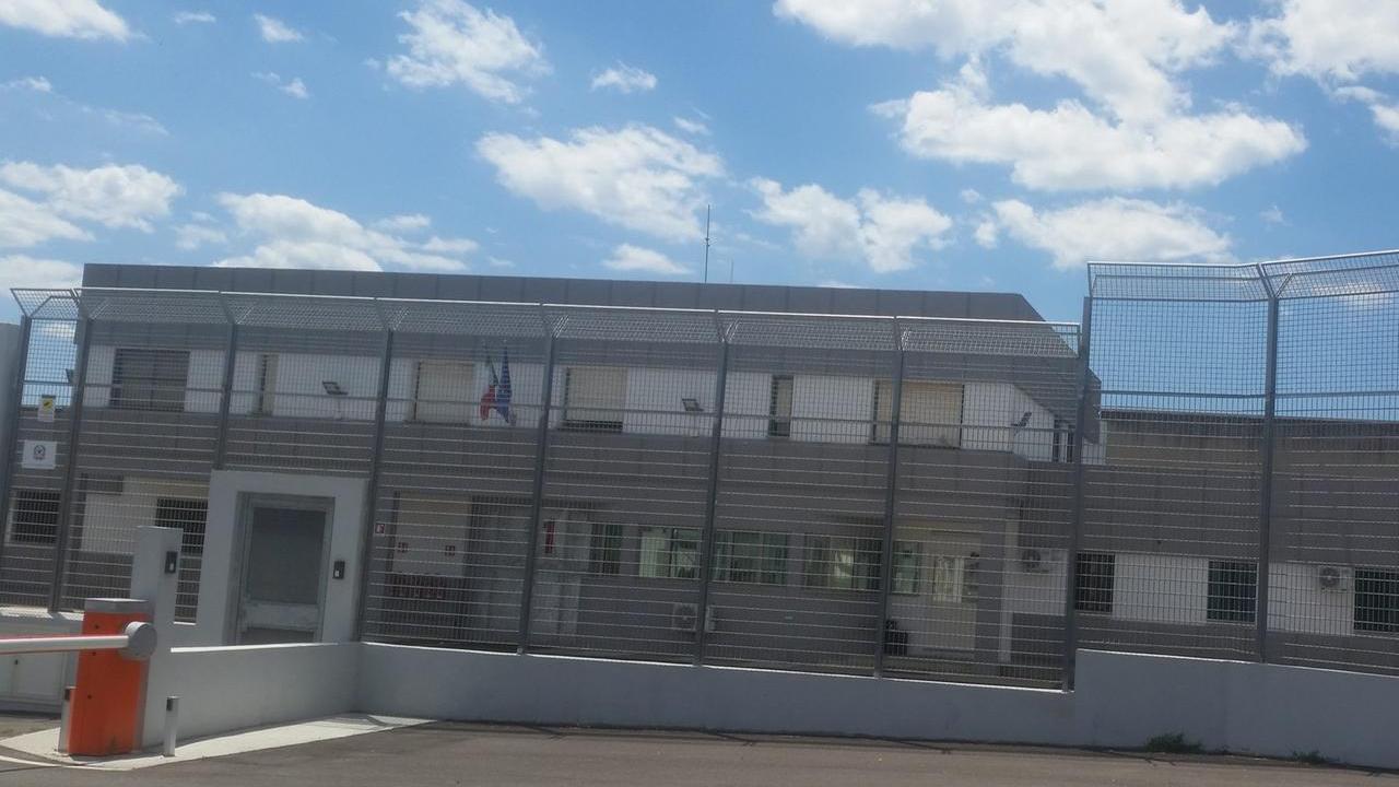 Non lascia l’isola dopo l’espulsione, rintracciato dalla questura di Sassari e portato al Cpr di Macomer
