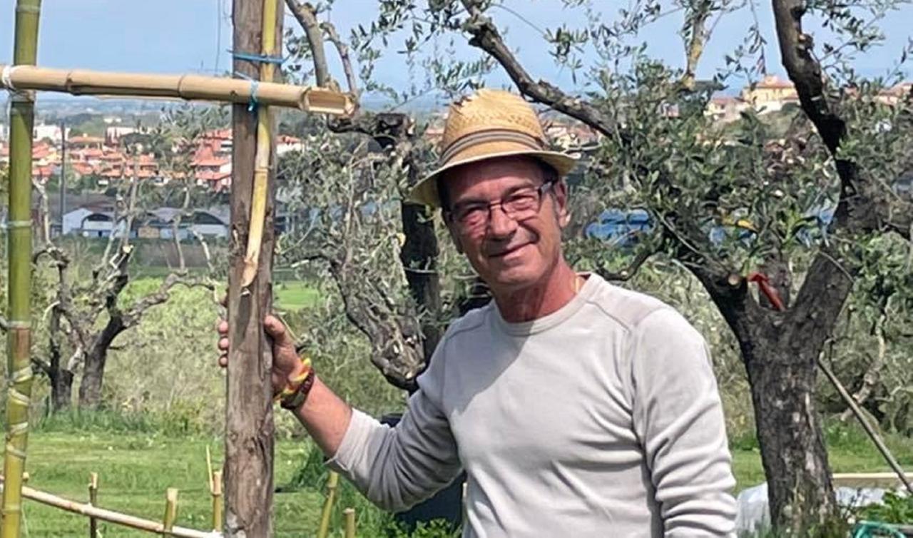 
	Roger Froidevaux, 66 anni e nato a Ginevra (in Svizzera)

