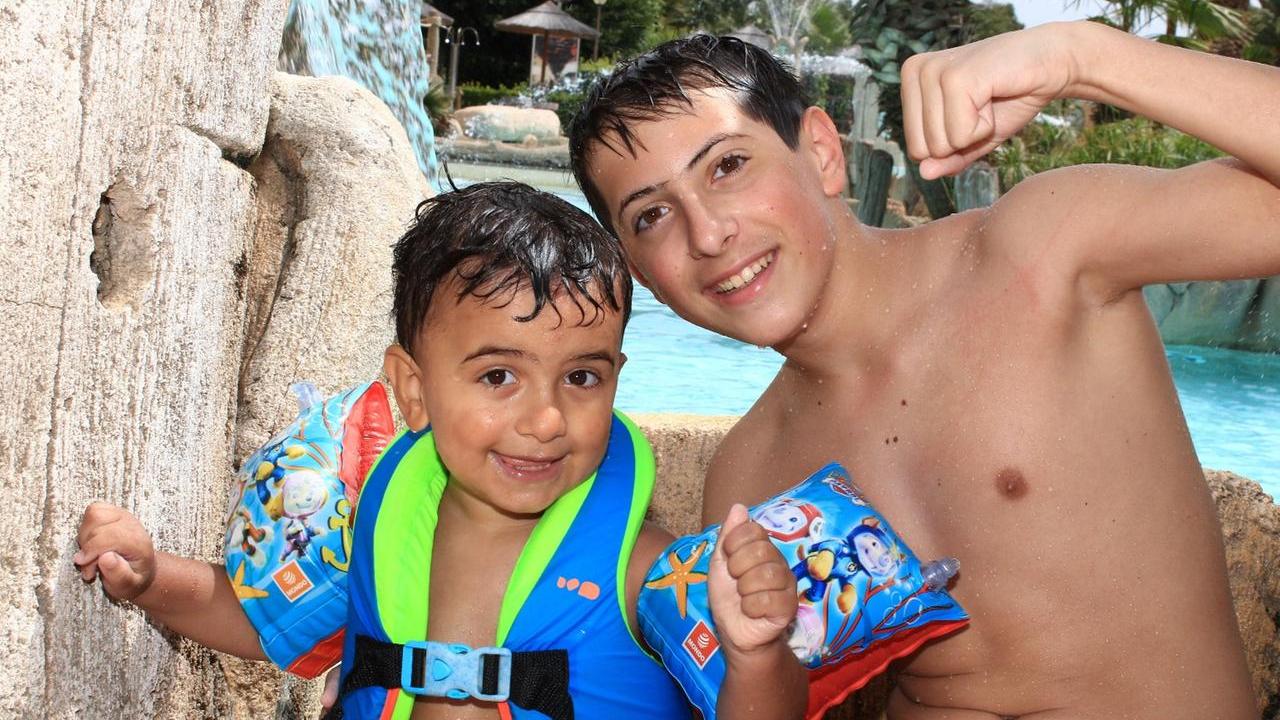 Lorenzo con il cugino Diego che gli ha donato il midollo