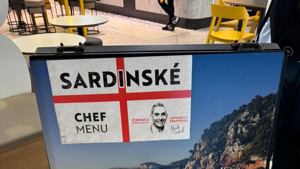 Baguette imbottite di Sardegna: il meraviglioso spot per l'isola nell'aeroporto di Praga – Guarda il video