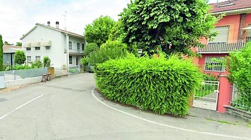 Cero vicino ai libri, brucia la casa Soccorso un 77enne intossicato