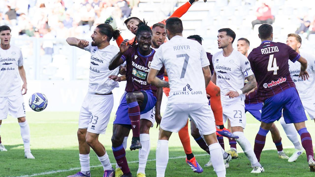 La Reggiana obbligata a vincere contro la Salernitana