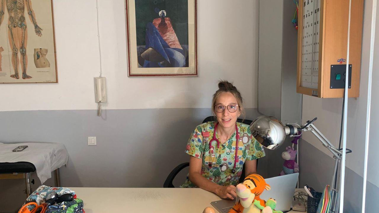 In rivolta per la pediatra che deve andarsene, chi è la dottoressa così amata dai genitori