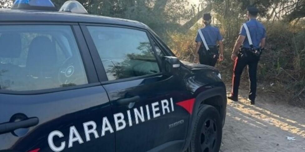 Lido Nazioni, atti osceni in spiaggia libera: giovane patteggia e paga una multa
