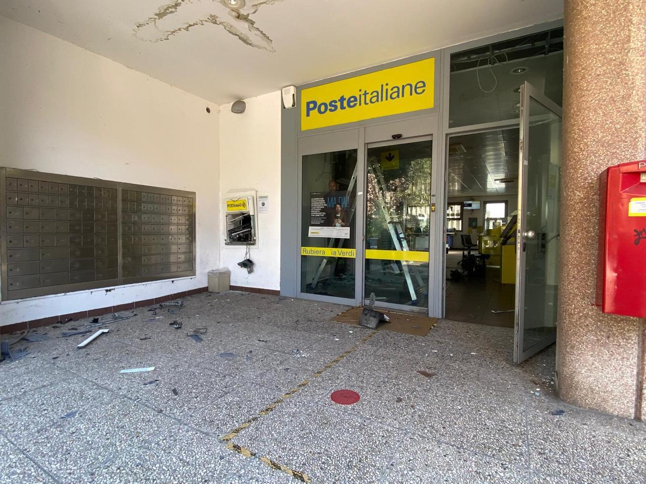 Assalto con l’esplosivo al bancomat delle Poste di Rubiera