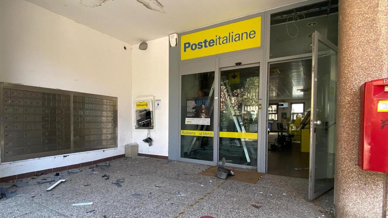 Assalto con l’esplosivo al bancomat delle Poste di Rubiera