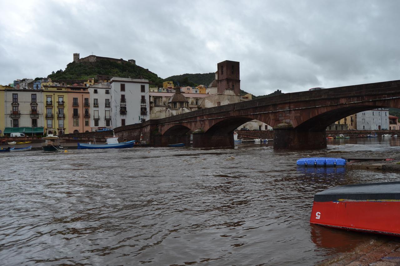 Bosa, i cittadini bocciano le opere di difesa idraulica: «Sono obsolete» e vanno in Regione con nuove proposte
