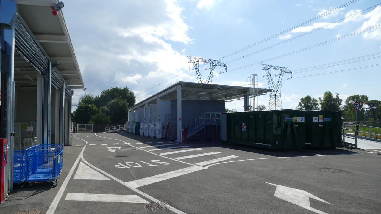 Il nuovo ecocentro di Alia in via Paronese