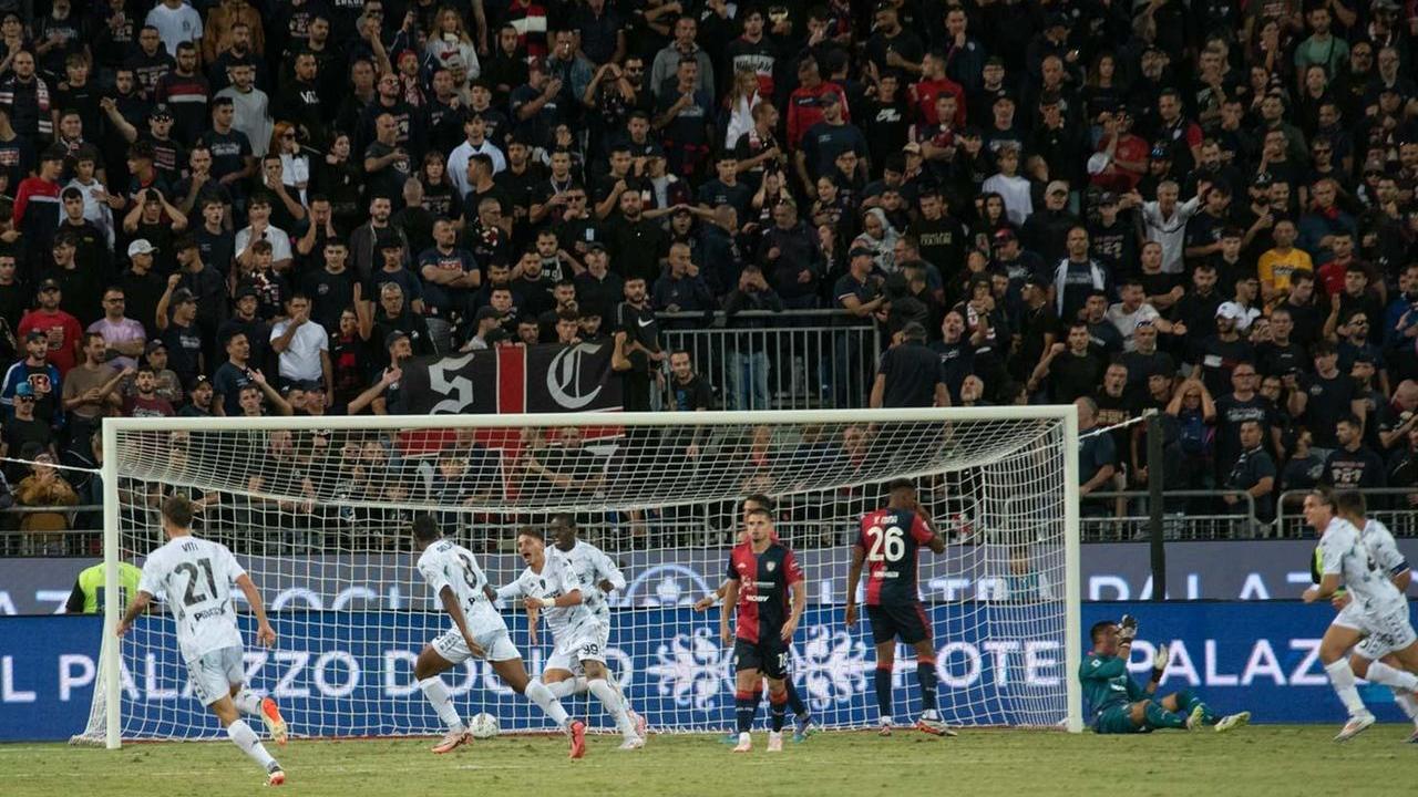 Il Cagliari in ritiro da domenica 22 settembre