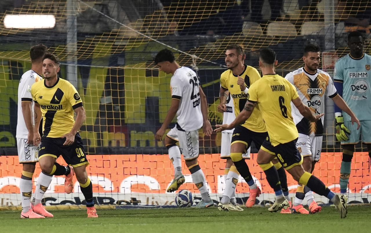Un super Modena schianta la Juve Stabia con i gol di Palumbo, Santoro e Abiuso