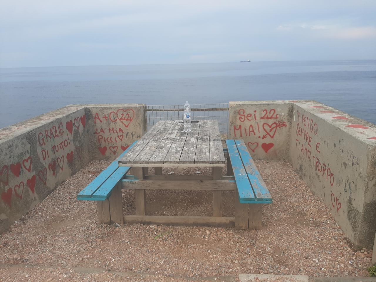 A Livorno il picnic è più bello (scarabocchi sul muro a parte)