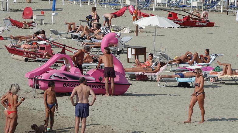 Mare autunno-inverno in Toscana, gli stabilimenti chiudono: «Occasione persa per il turismo»