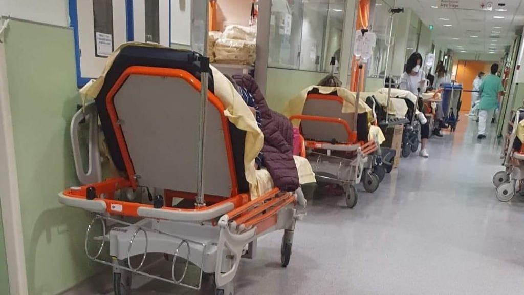 L'ospedale di Prato (foto d'archivio)