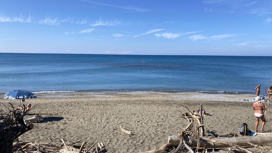 Cecina, al Tombolo Sud la spiaggia sta sparendo: le soluzioni per salvarla – Video