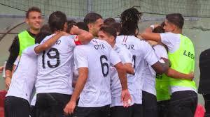 
	I giocatori del Savoia fanno festa opo il gol del 2-1

