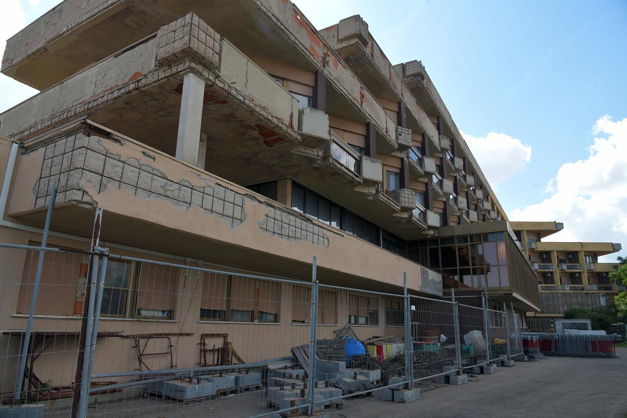 
	L'ex alberghiero di via Macerata (foto di Vanna Sanna)

