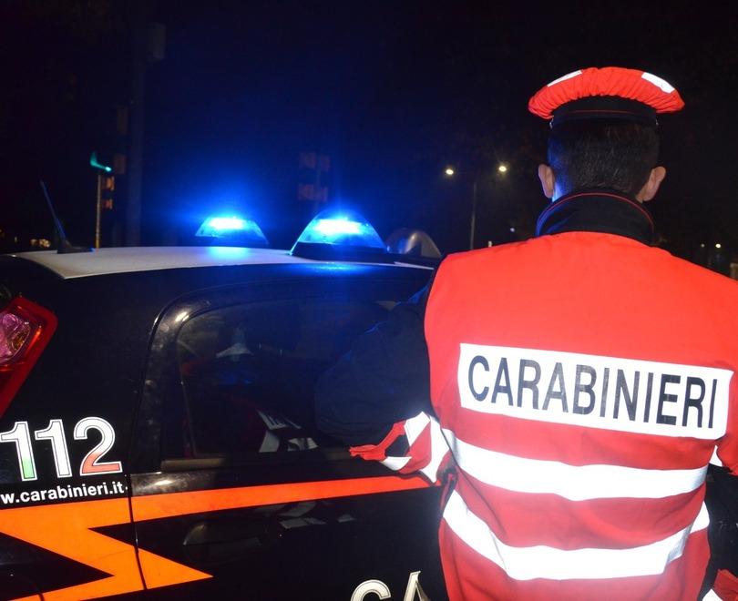 Versilia, rissa davanti a un locale: venti identificati, un ferito in ospedale