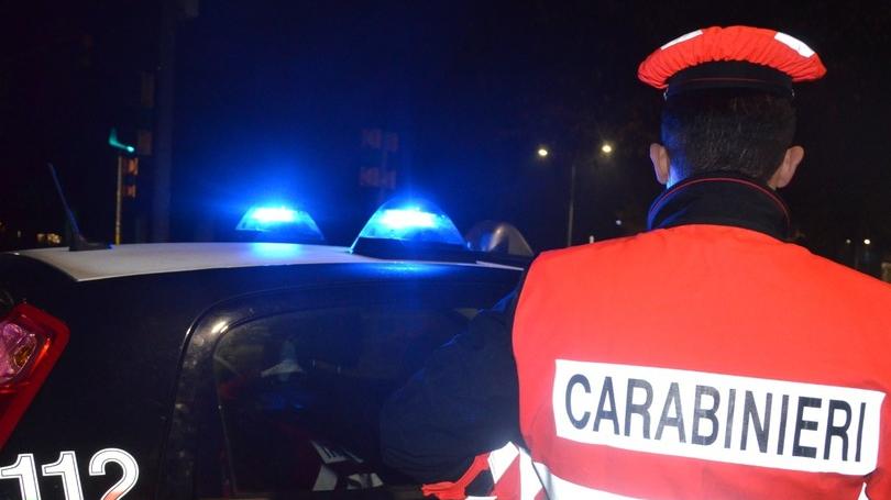 Versilia, rissa davanti a un locale: venti identificati, un ferito in ospedale