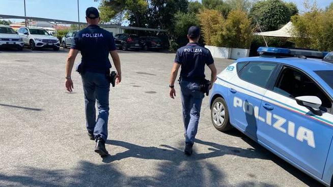 Torre del Lago, rapina violenta vicino alla spiaggia: c’è un arresto