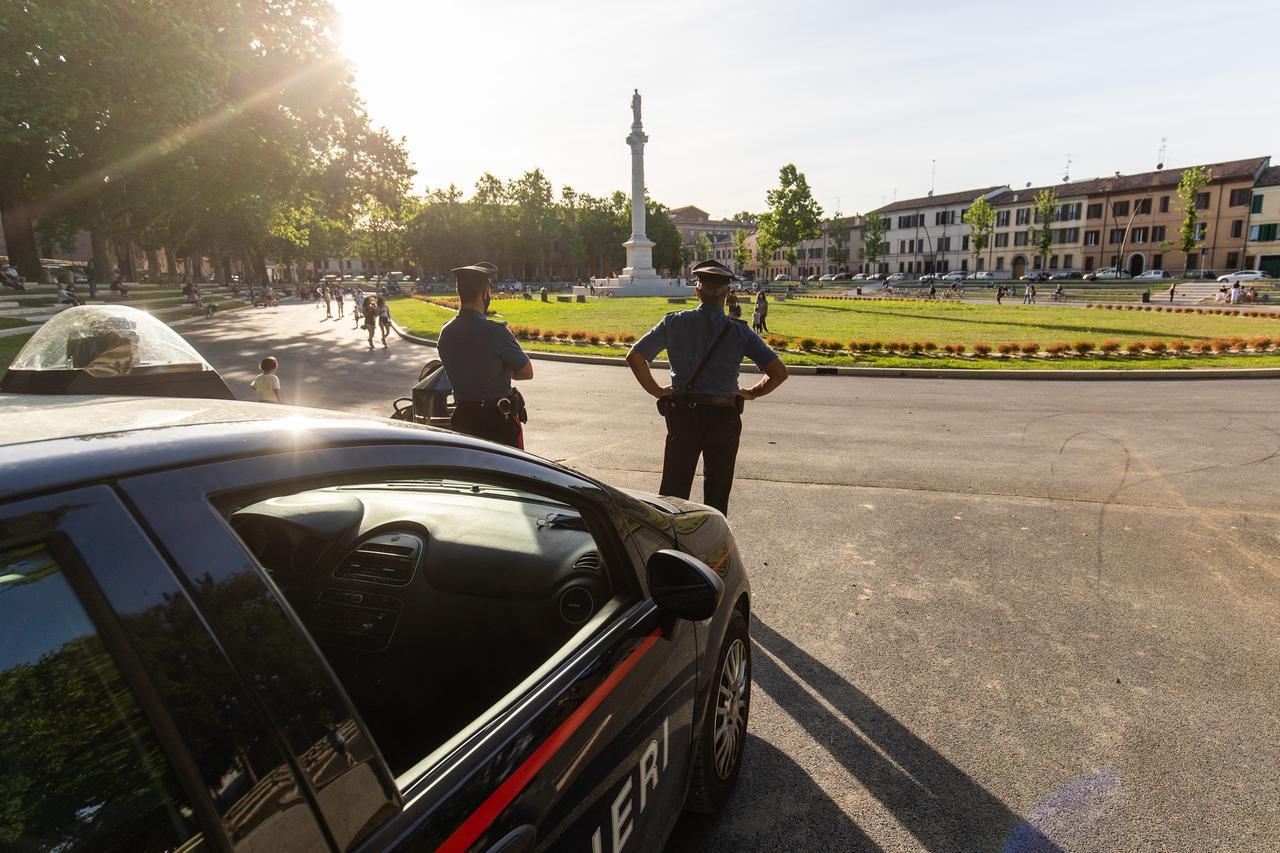 Ferrara, picchiato e derubato: rapinatore rintracciato dai carabinieri