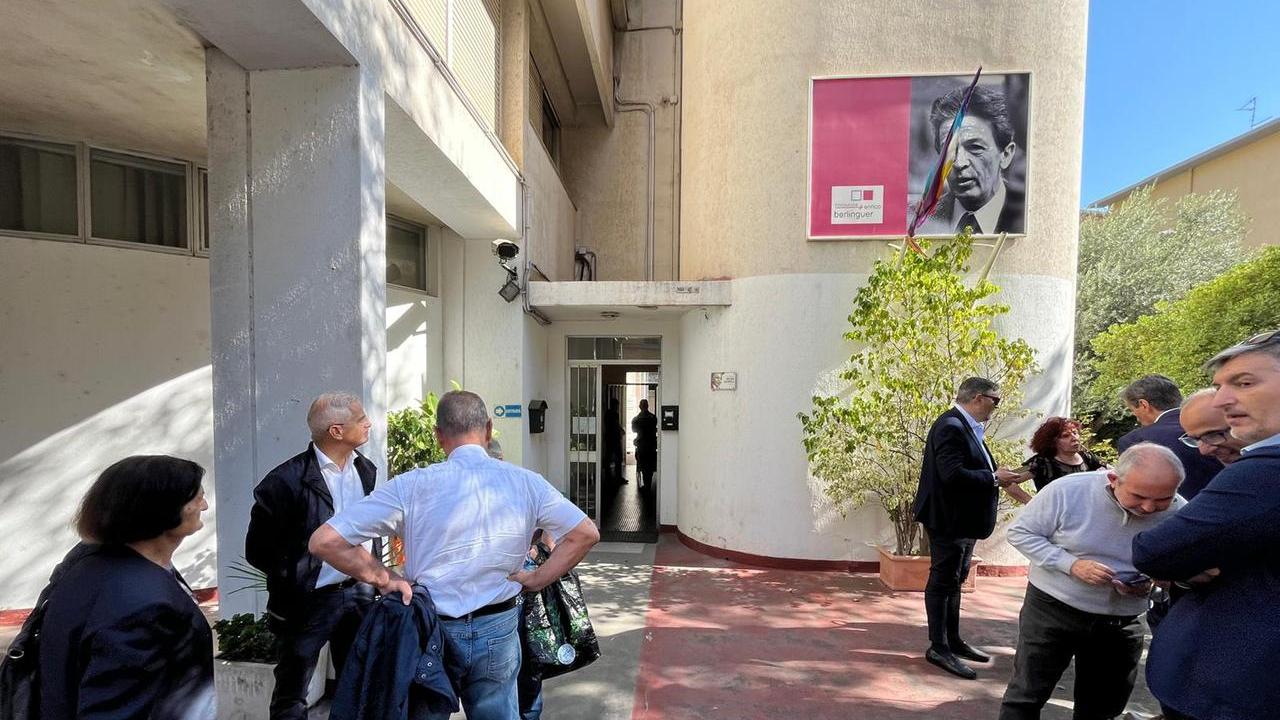 La sede del Pd in via Emilia a Cagliari <em>(foto Mario Rosas)</em>