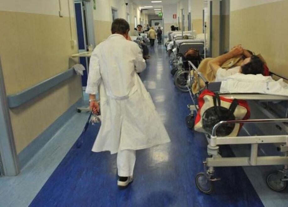 Lucca, troppe aggressioni sul lavoro: l'Ordine manda i medici in palestra