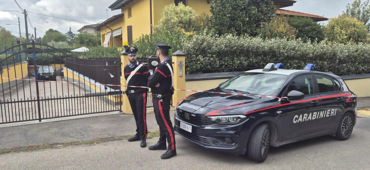 Neonati trovati sepolti in giardino: il Comune di Traversetolo li registrerà all’anagrafe