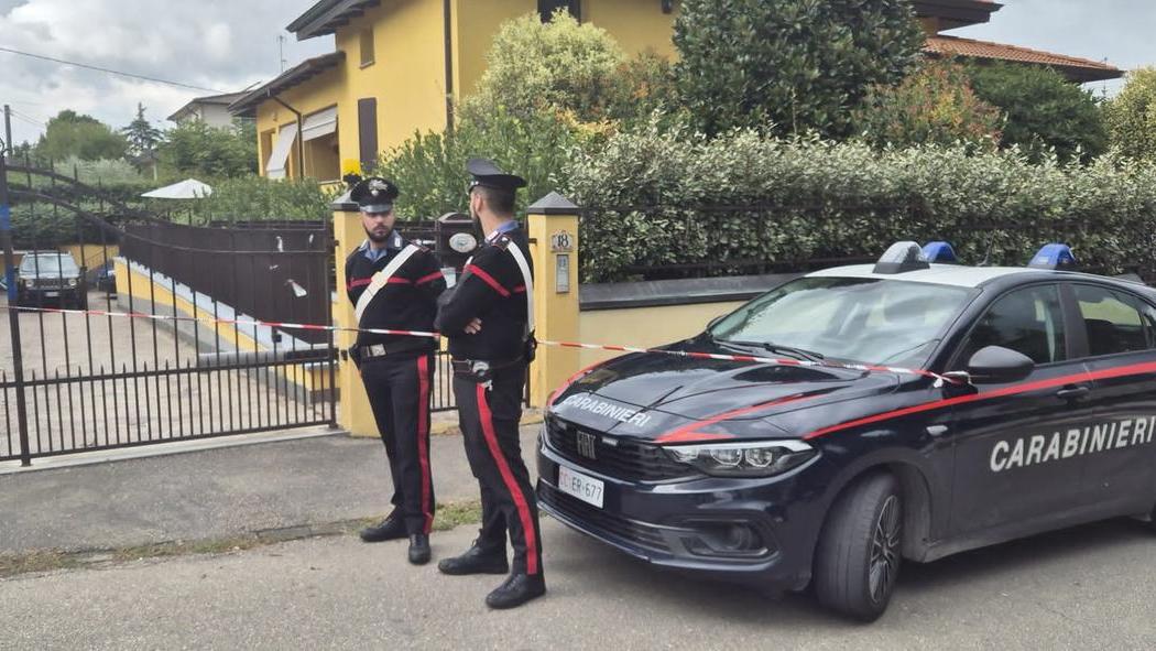 Neonati trovati sepolti in giardino: il Comune di Traversetolo li registrerà all’anagrafe