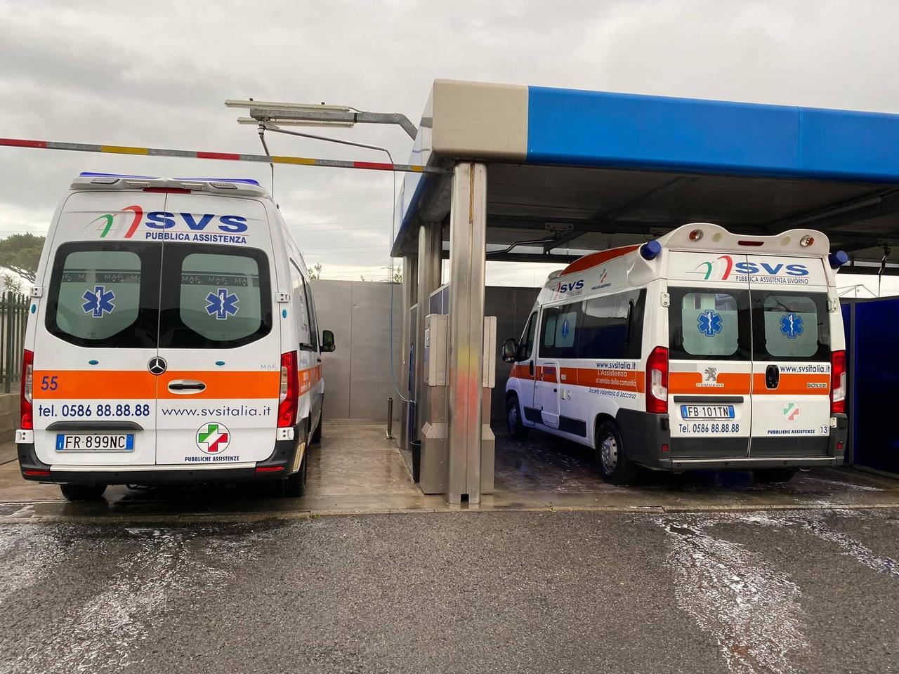 
	Due ambulanze della Svs (foto d'archivio)

