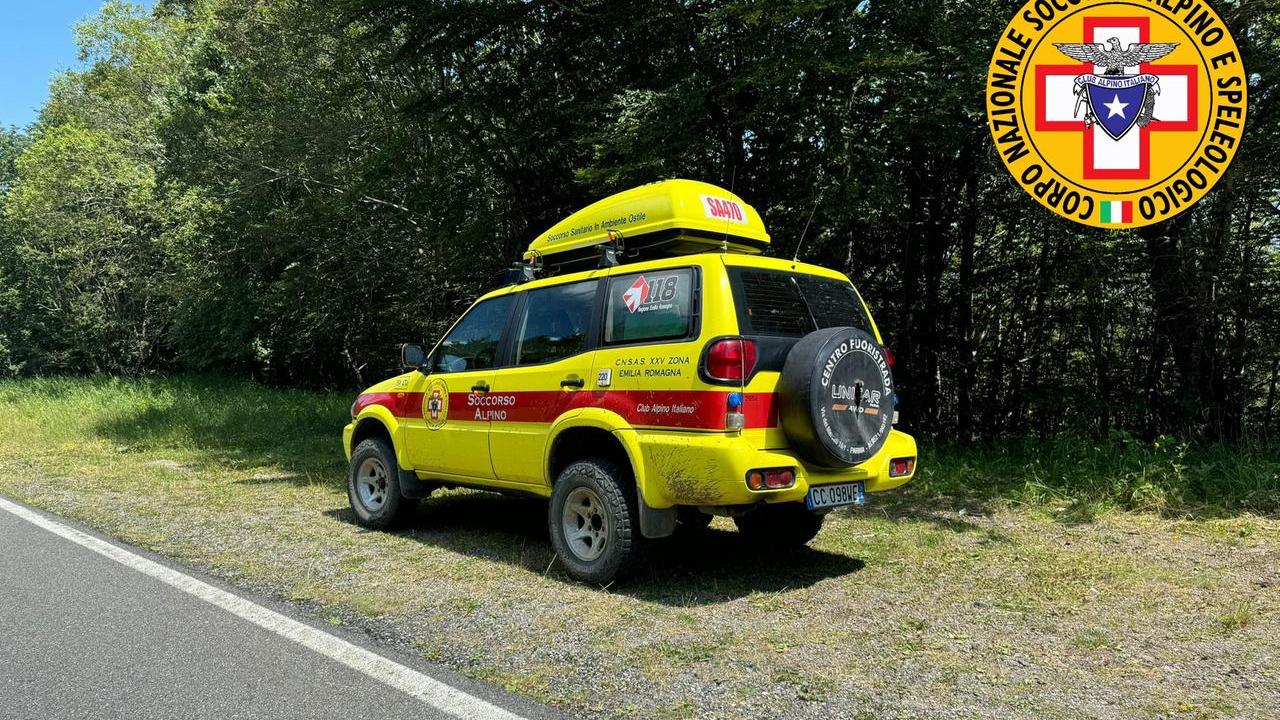 Durante una passeggiata scivola nel dirupo: ferita 70enne