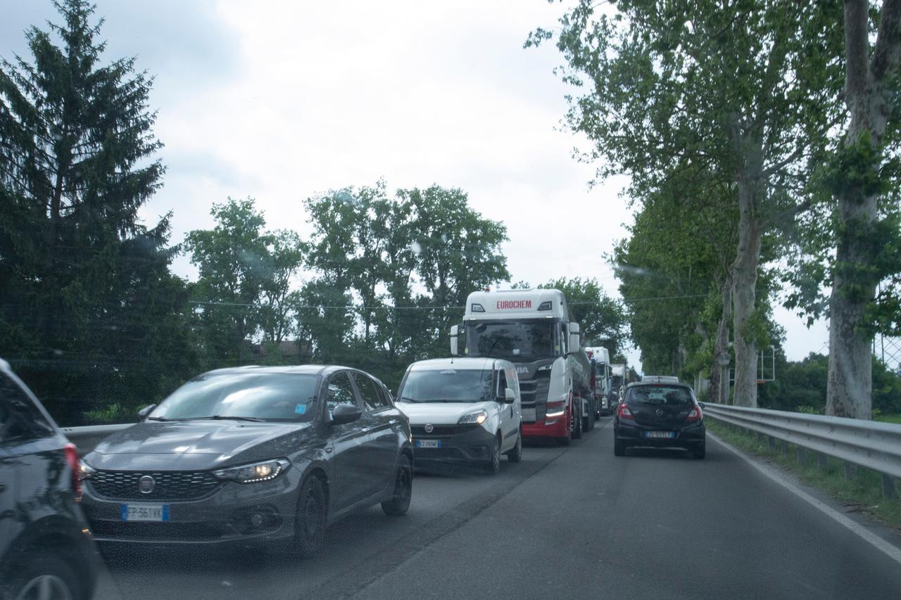 In coda per nove chilometri da Spilamberto a Modena