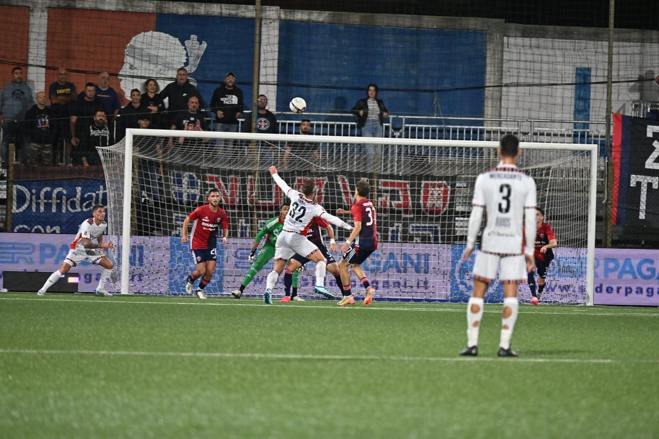 La Torres la spunta nel finale a Sestri Levante (1-2)  e va in vetta