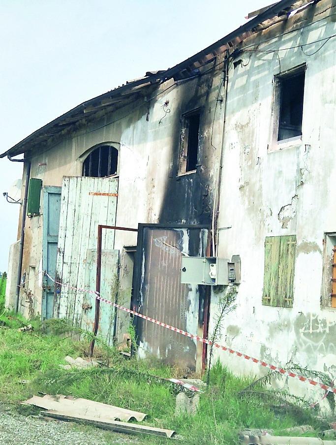 Due roghi in quattro giorni in un casolare di Massenzatico